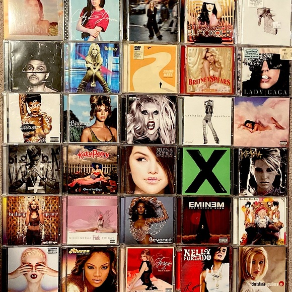 CDS (read description) britney Ariana Katy Taylor Rihanna Justin Selena Beyoncé - Picture 1 of 2